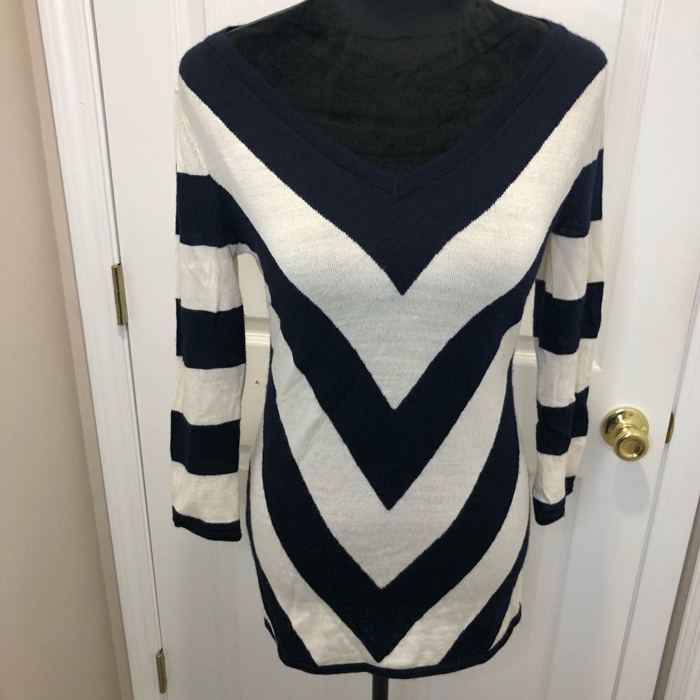 GAP navy white striped long sleeve sweater top